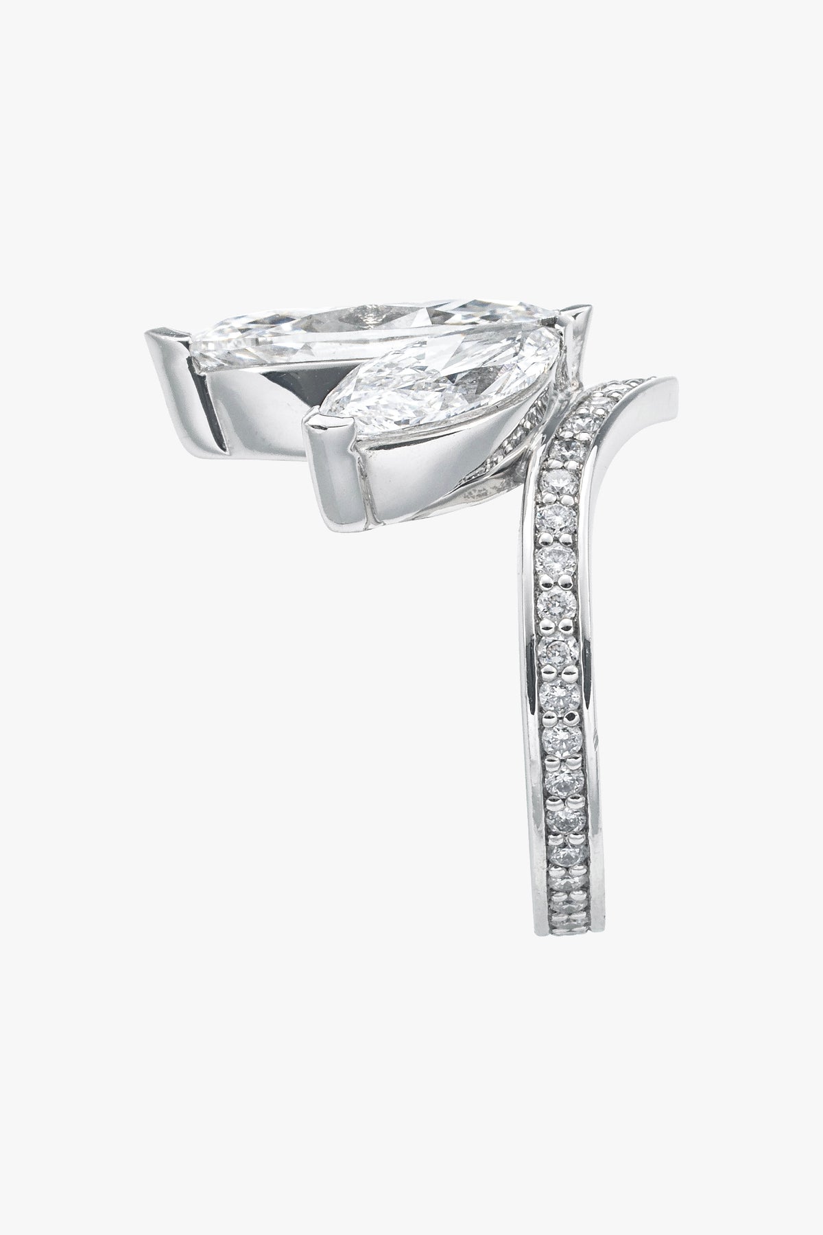 RÊVE MARQUISE DIAMOND ENGAGEMENT RING